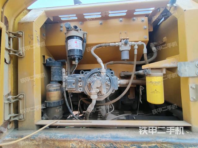 散熱器正面(大件艙室) 散熱器正面(大件艙室)