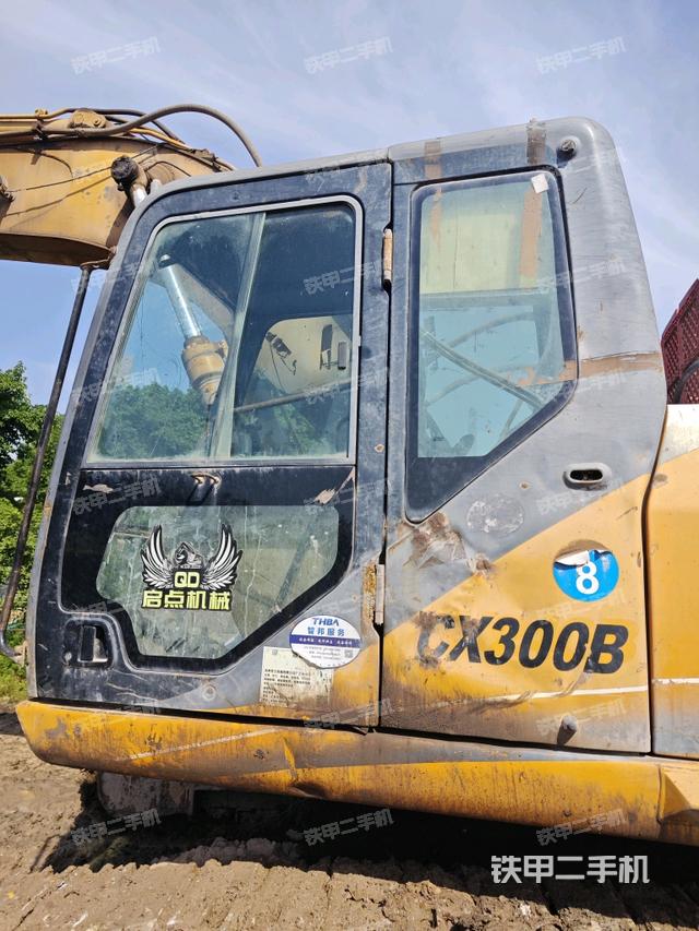 駕駛室左前45度（駕駛室部分）