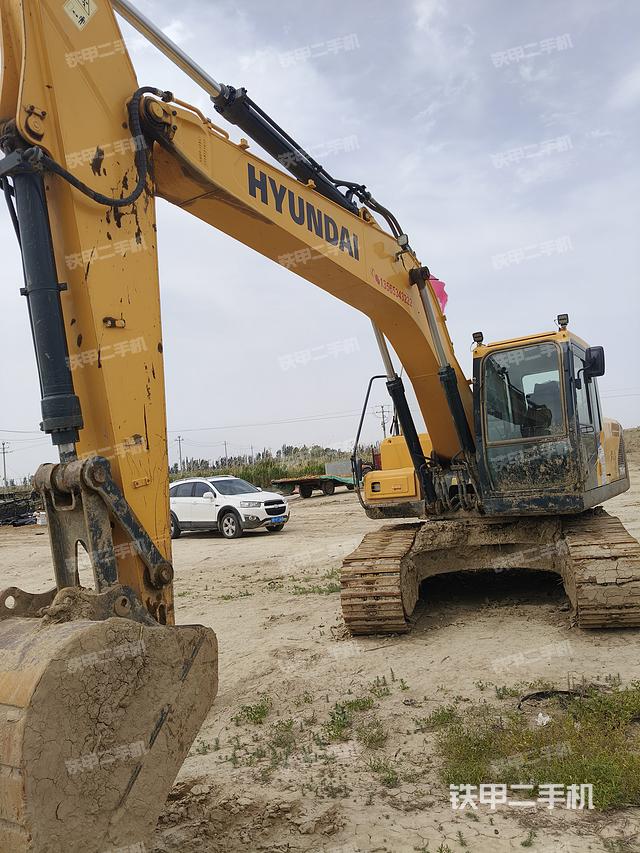 現(xiàn)代R215VS挖掘機(jī)