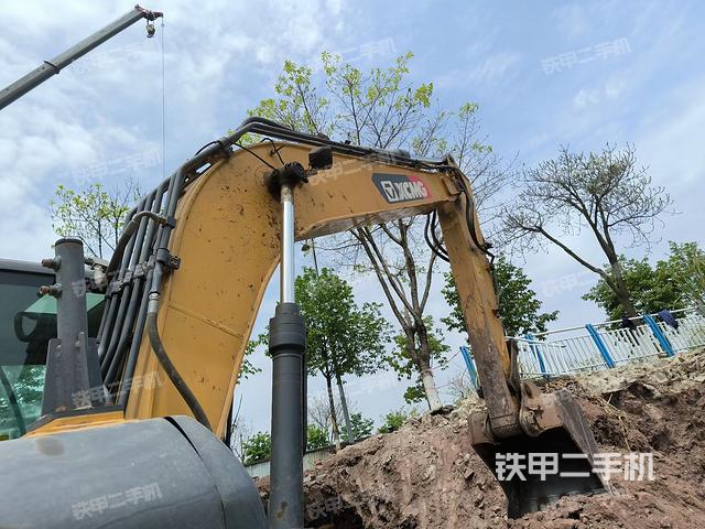 小臂整體左后(工作和回轉(zhuǎn)裝置) 小臂整體左后(工作和回轉(zhuǎn)裝置)