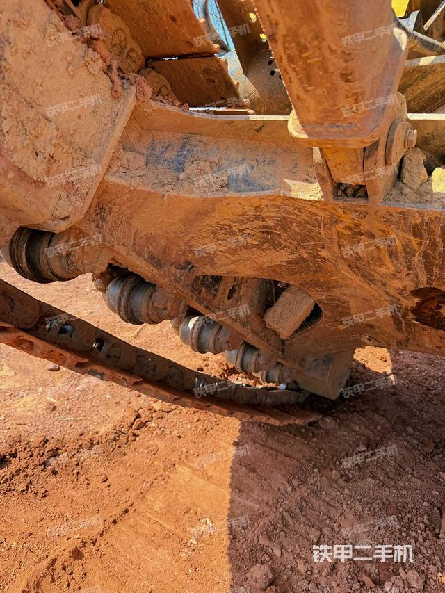 單側(cè)履帶整體（整機(jī)外觀）