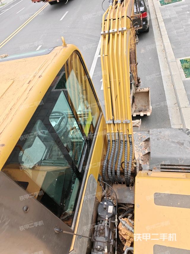 小臂整体左后（工作和回转装置）