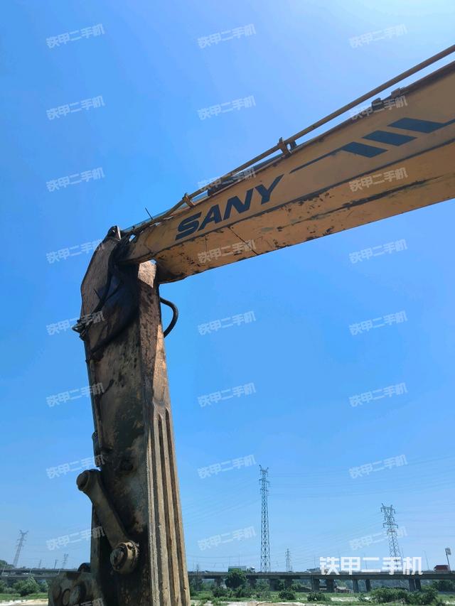 大臂背部俯視(工作和回轉裝置) 大臂背部俯視(工作和回轉裝置)