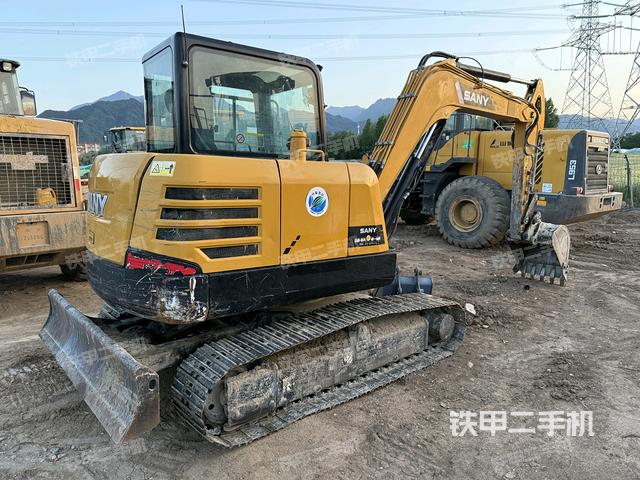 整機(jī)右后45°(整機(jī)外觀) 整機(jī)右后45°(整機(jī)外觀)