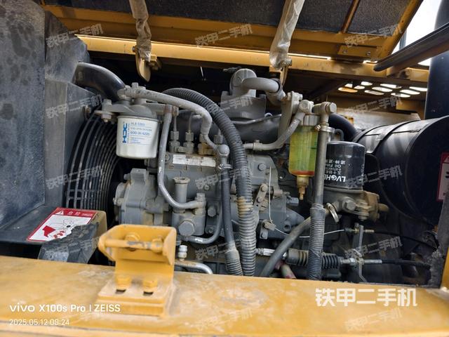 發(fā)動機整體俯視(整機外觀) 發(fā)動機整體俯視(整機外觀)