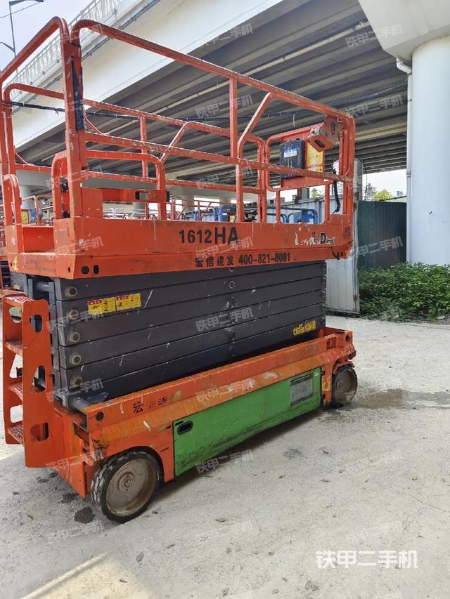 整機右后45°（設備外觀及核心部件）