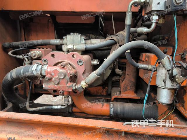 液壓泵斜45?右（大件艙室）