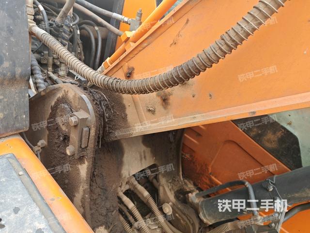 大臂根部?斜視(工作和回轉(zhuǎn)裝置) 大臂根部?斜視(工作和回轉(zhuǎn)裝置)