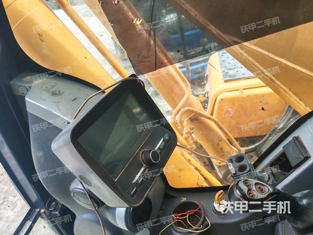 后窗玻璃角標(biāo)(駕駛室部分) 后窗玻璃角標(biāo)(駕駛室部分)