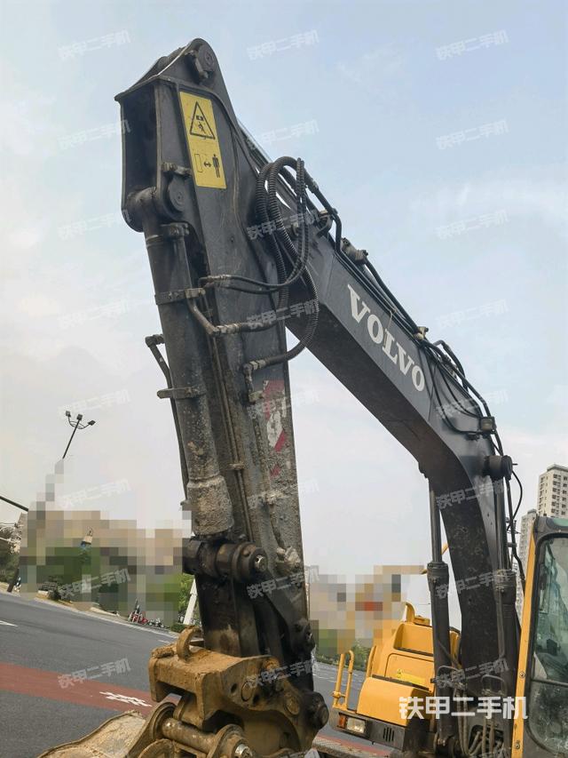 小臂整体左后（工作和回转装置）