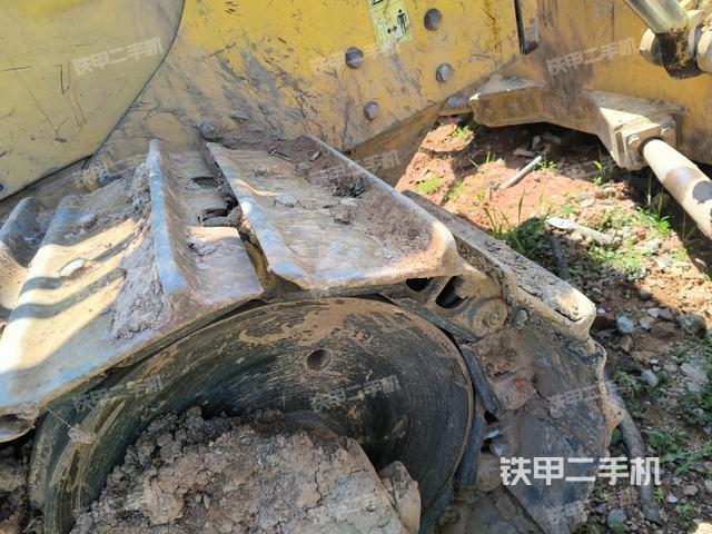 推土鏟左后(推土機底盤及工作裝置) 推土鏟左后(推土機底盤及工作裝置)