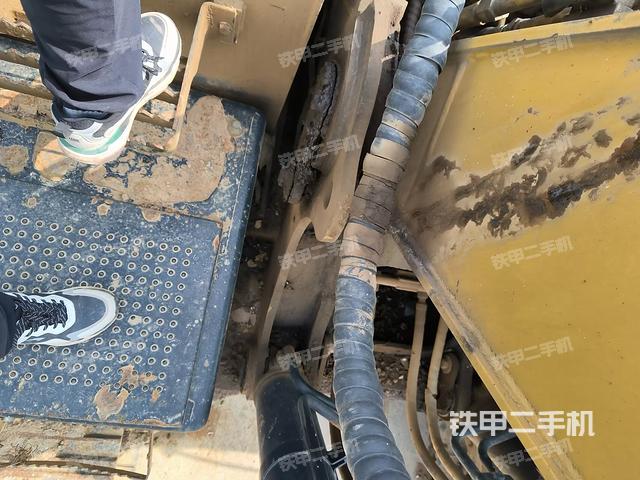大臂根部?斜視(工作和回轉(zhuǎn)裝置) 大臂根部?斜視(工作和回轉(zhuǎn)裝置)