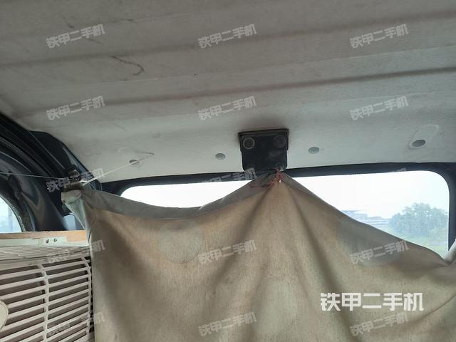 座椅后部(駕駛室部分) 座椅后部(駕駛室部分)