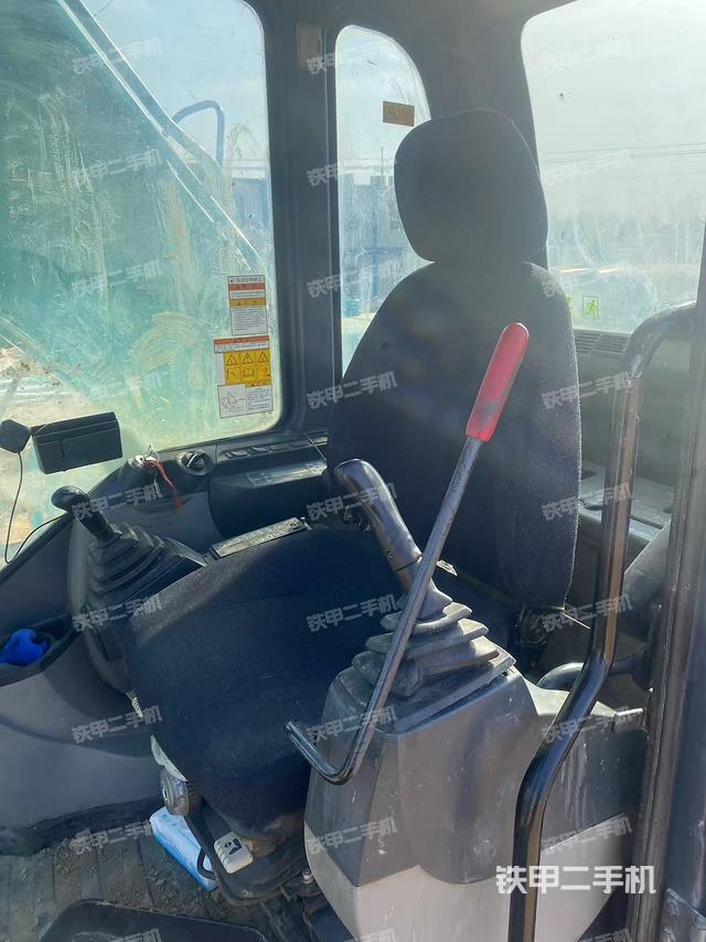 驾驶室整体（整机外观）