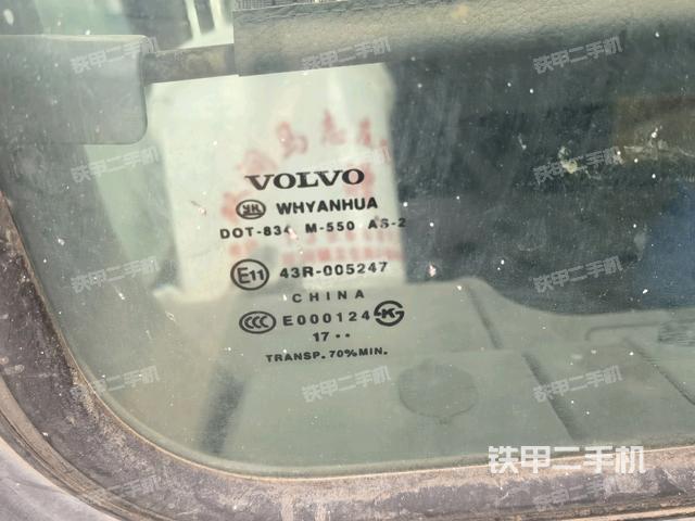 后窗玻璃角标（驾驶室部分）