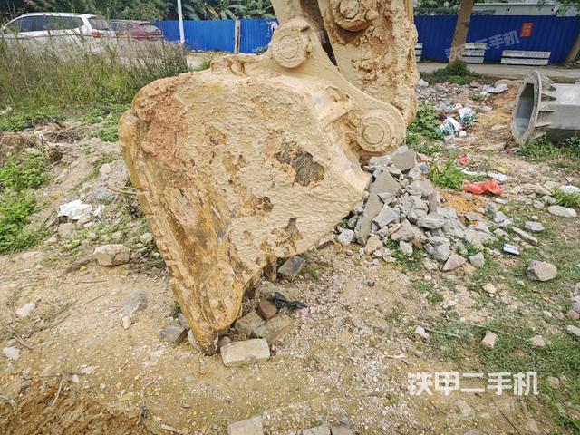 小臂整體左后(工作和回轉(zhuǎn)裝置) 小臂整體左后(工作和回轉(zhuǎn)裝置)