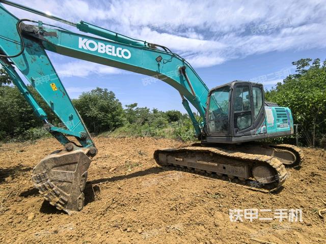 神鋼SK260LC-10挖掘機(jī)