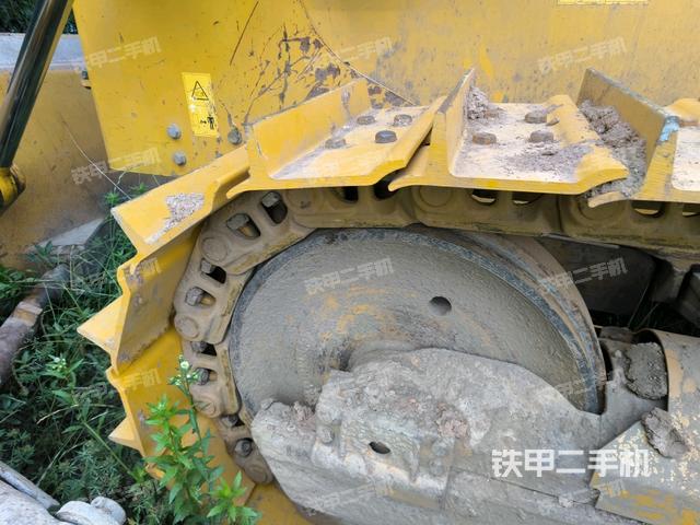 推土鏟右后(推土機底盤及工作裝置) 推土鏟右后(推土機底盤及工作裝置)