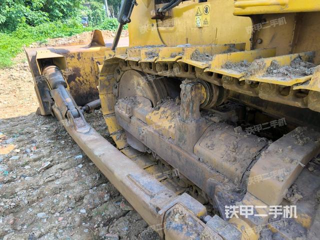 右驅(qū)動(dòng)輪(推土機(jī)底盤(pán)及工作裝置) 右驅(qū)動(dòng)輪(推土機(jī)底盤(pán)及工作裝置)