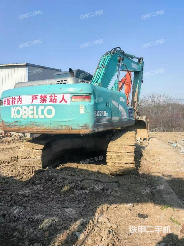 整機(jī)右后45°(整機(jī)外觀) 整機(jī)右后45°(整機(jī)外觀)
