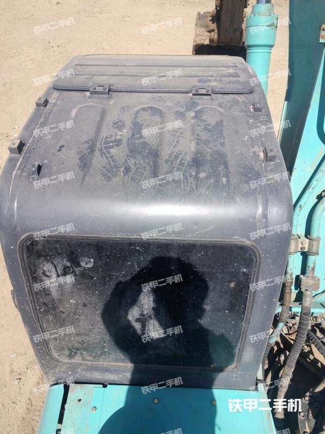 駕駛室頂部（整機(jī)外觀）