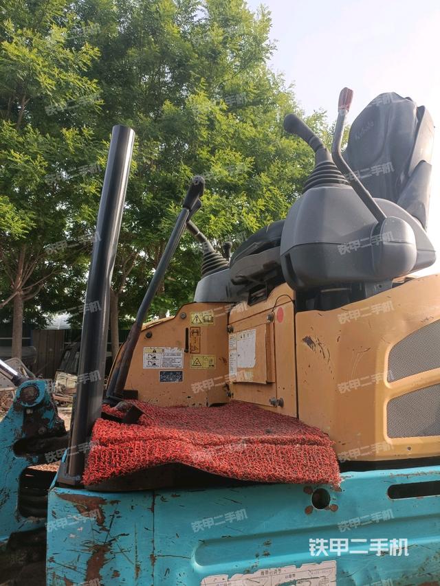 駕駛室整體（整機(jī)外觀）