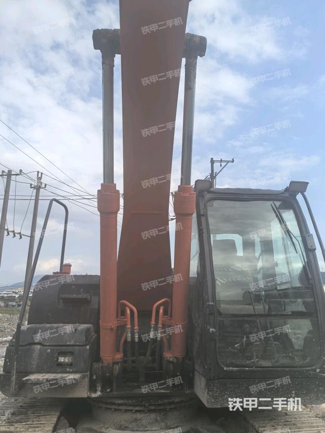 大臂油缸整體?豎拍(工作和回轉(zhuǎn)裝置) 大臂油缸整體?豎拍(工作和回轉(zhuǎn)裝置)