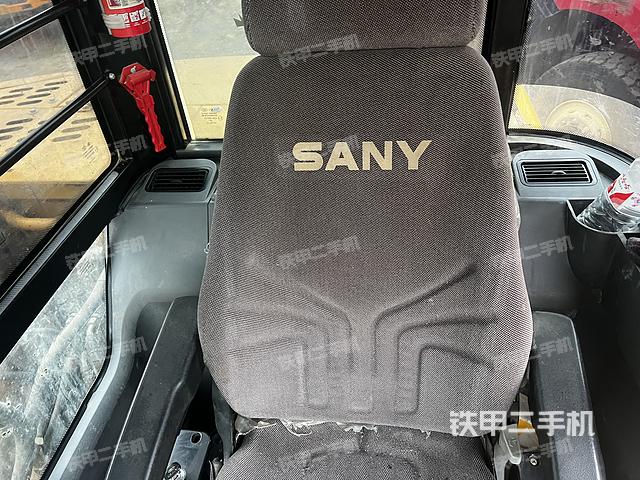 駕駛室整體（整機(jī)外觀）