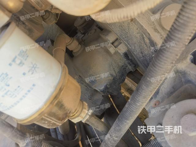 液壓泵艙室正面整體(整機(jī)外觀) 液壓泵艙室正面整體(整機(jī)外觀)
