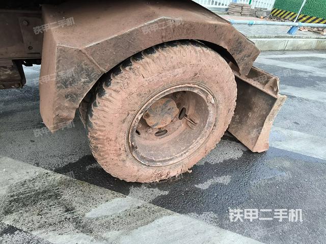 左導向輪(行走機構) 左導向輪(行走機構)
