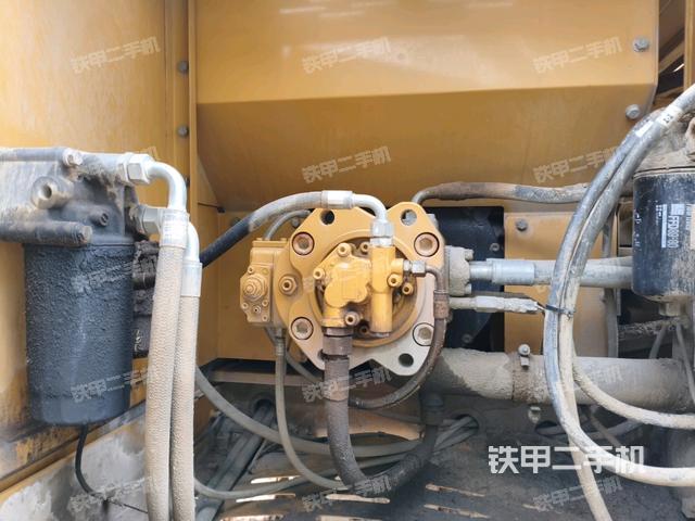 液壓泵艙室正面整體（整機(jī)外觀）