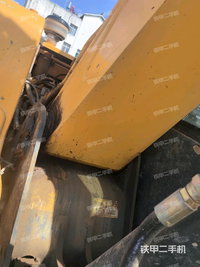 大臂根部?斜（工作和回轉(zhuǎn)裝置）