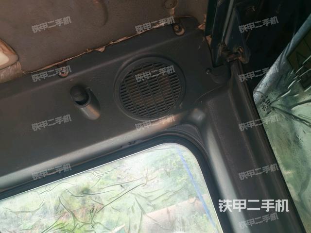 右側(cè)玻璃角標(biāo)(駕駛室部分) 右側(cè)玻璃角標(biāo)(駕駛室部分)