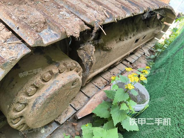 右側(cè)履帶整體(行走機(jī)構(gòu)) 右側(cè)履帶整體(行走機(jī)構(gòu))