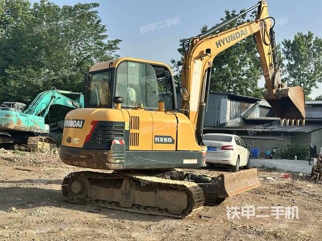 现代HX60挖掘机的设备实拍-第2张实拍照片