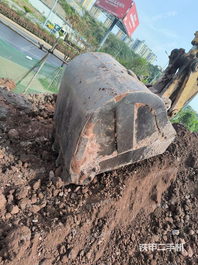 铲斗45度(工作和回转装置) 铲斗45度(工作和回转装置)