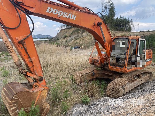 斗山DH220LC-7挖掘機(jī)
