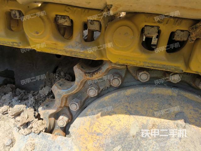 松土器全景(推土機底盤及工作裝置) 松土器全景(推土機底盤及工作裝置)