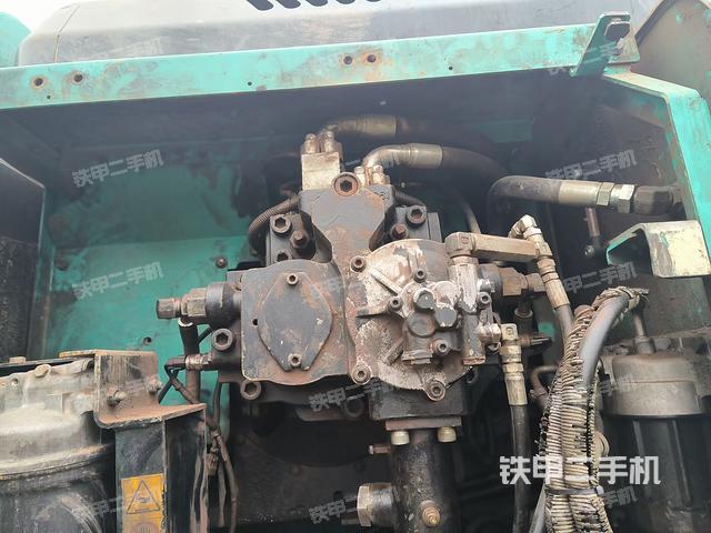 液壓泵斜45?左(大件艙室) 液壓泵斜45?左(大件艙室)