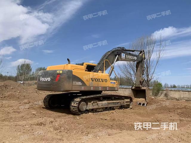 整機(jī)右后45°(整機(jī)外觀) 整機(jī)右后45°(整機(jī)外觀)