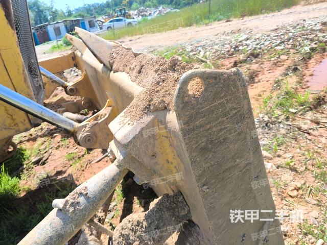 左引導(dǎo)輪(推土機底盤及工作裝置) 左引導(dǎo)輪(推土機底盤及工作裝置)