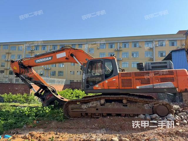 斗山DX420LC-9C挖掘機