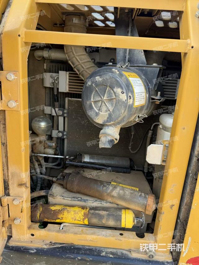 散熱器室(大件艙室) 散熱器室(大件艙室)
