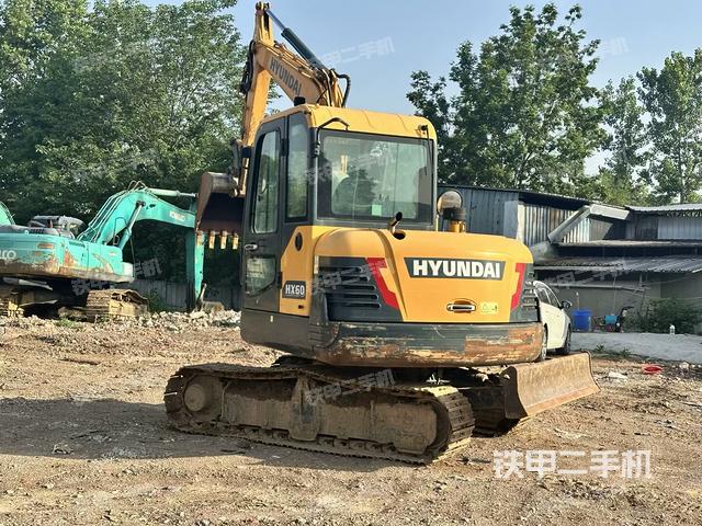 現(xiàn)代HX60挖掘機(jī)