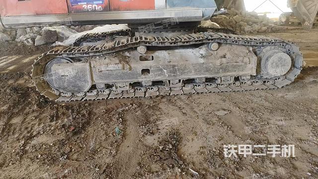 單側履帶整體(整機外觀) 單側履帶整體(整機外觀)