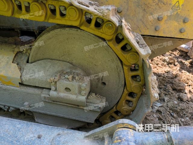 左驅(qū)動輪(推土機底盤及工作裝置) 左驅(qū)動輪(推土機底盤及工作裝置)