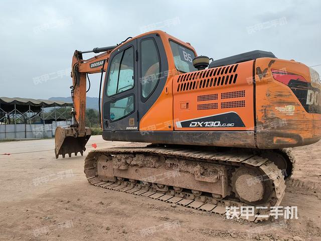 斗山DX130-9CN挖掘机的设备实拍-第3张实拍照片