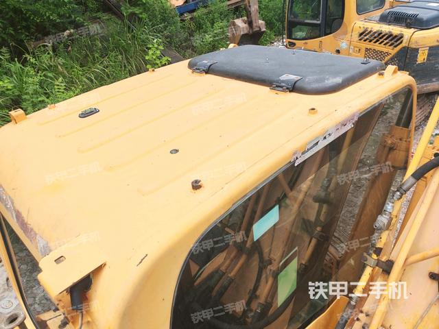 駕駛室頂部俯視(上車(chē)部件) 駕駛室頂部俯視(上車(chē)部件)