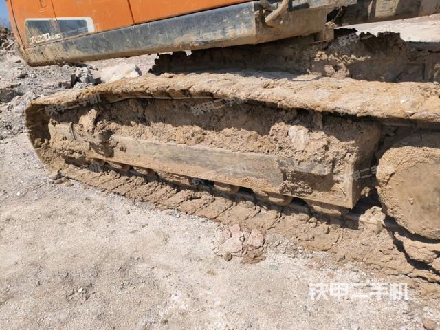 單側(cè)履帶整體（整機(jī)外觀）