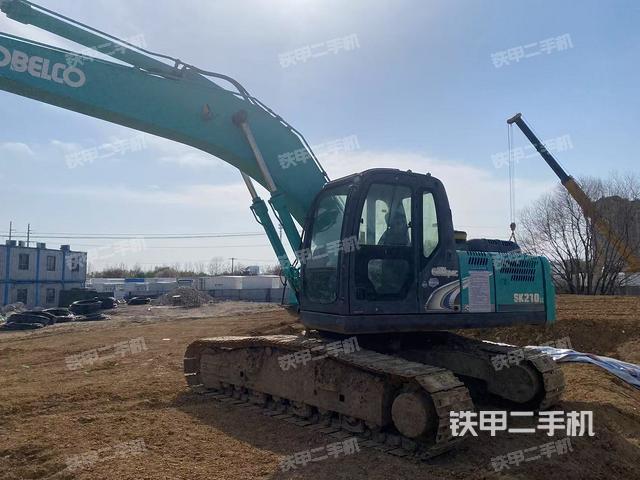 神鋼SK210LC-8挖掘機(jī)